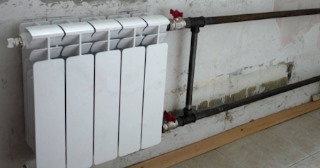 Установка биметаллических радиаторов отопления в квартире в Геленджике - от 2041 руб.